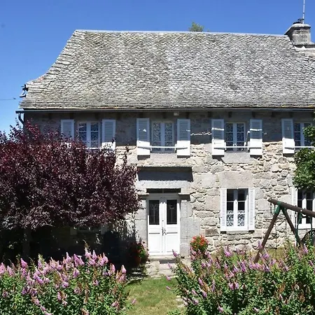 Maison Paysanne, Proche Aubrac 別荘