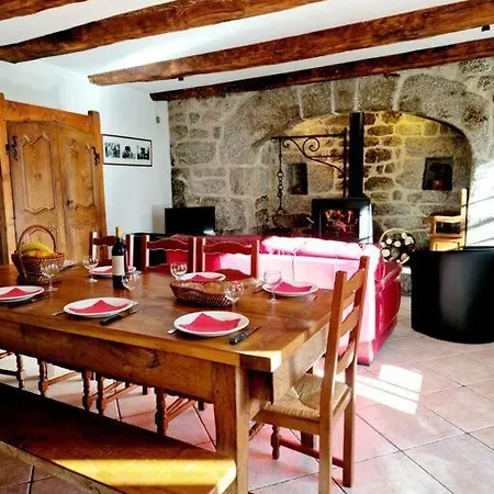 Maison Paysanne, Proche Aubrac