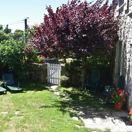 別荘 Maison Paysanne, Proche Aubrac Huparlac