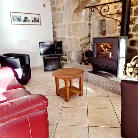 Maison Paysanne, Proche Aubrac Huparlac