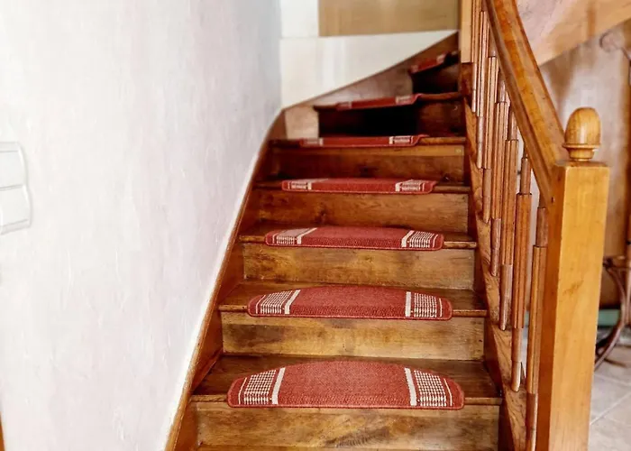 Semesterbostad Maison Paysanne, Proche Aubrac Huparlac