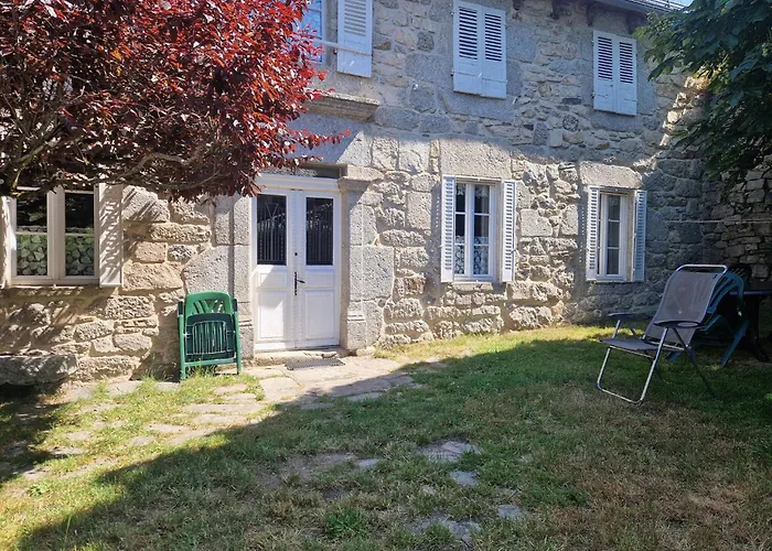 Maison Paysanne, Proche Aubrac Semesterbostad *