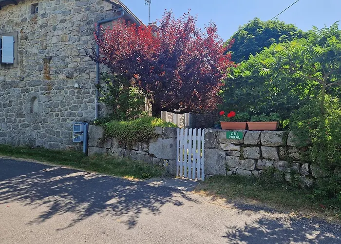 Semesterbostad Maison Paysanne, Proche Aubrac *